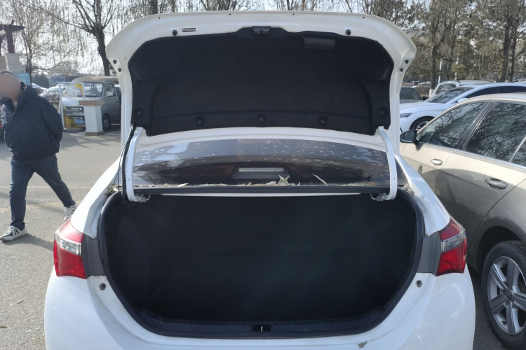 丰田 卡罗拉 2017款 改款 1.2T S-CVT GL-i机舱底盘23