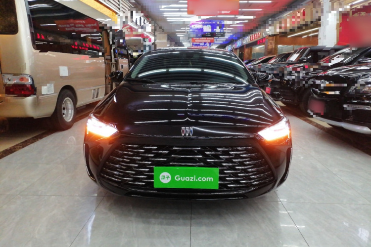 别克 君威 2024款 改款 25T 超享版车身外观2