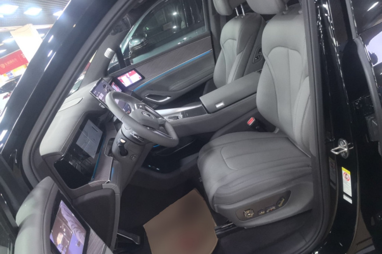 腾势N9 2025款 旗舰型中控内饰19