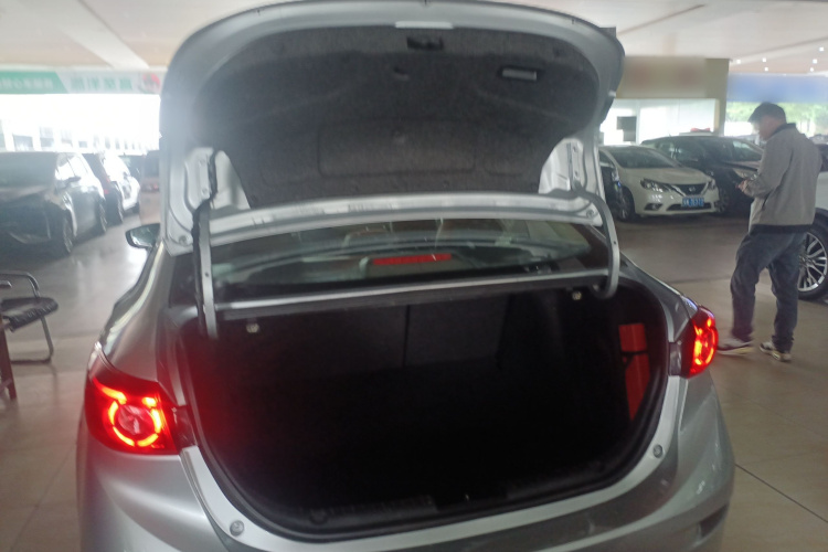 马自达3 昂克赛拉 2017款 三厢 1.5L 自动豪华型 国V机舱底盘23