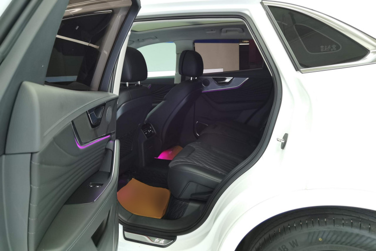 红旗HS5 2023款 2.0T 旗享Pro版中控内饰21