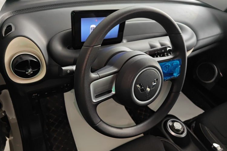 五菱汽车 五菱缤果 2024款 203km 轻享款中控内饰12