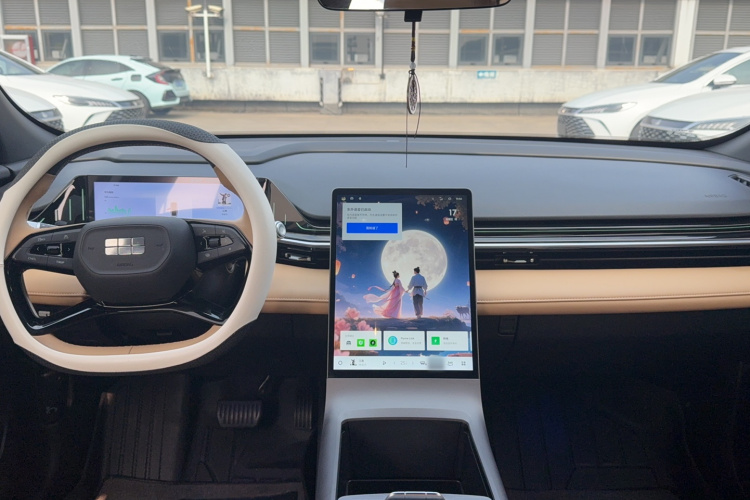 吉利银河 银河L6 2023款 125km 星舰中控内饰7006