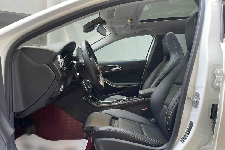 奔驰GLA 2018款 GLA 200 时尚型中控内饰7002