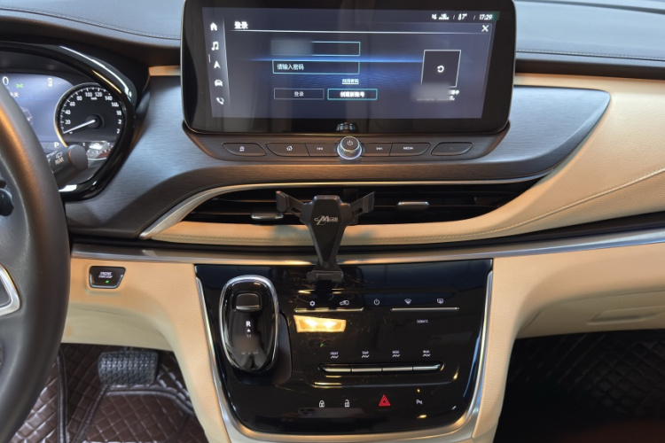 别克GL8 2023款 改款 陆上公务舱 豪华型中控内饰7007