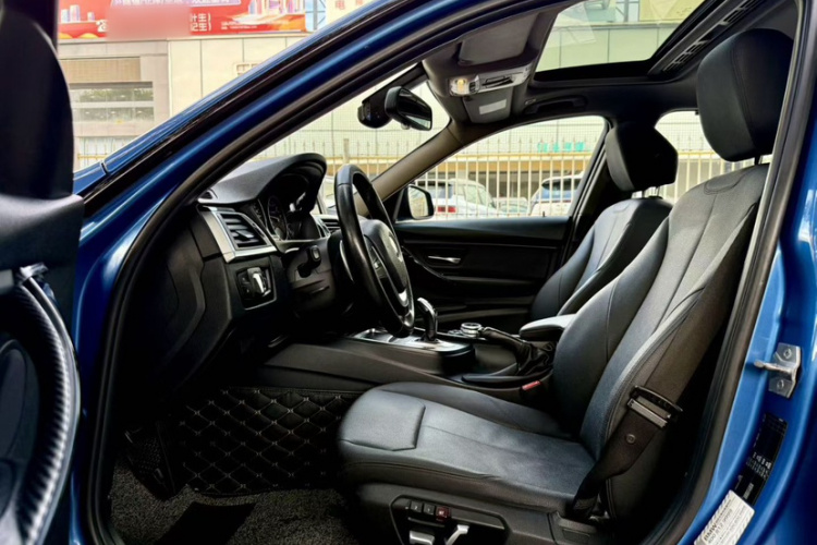 宝马3系 2017款 320Li M运动型局部细节19