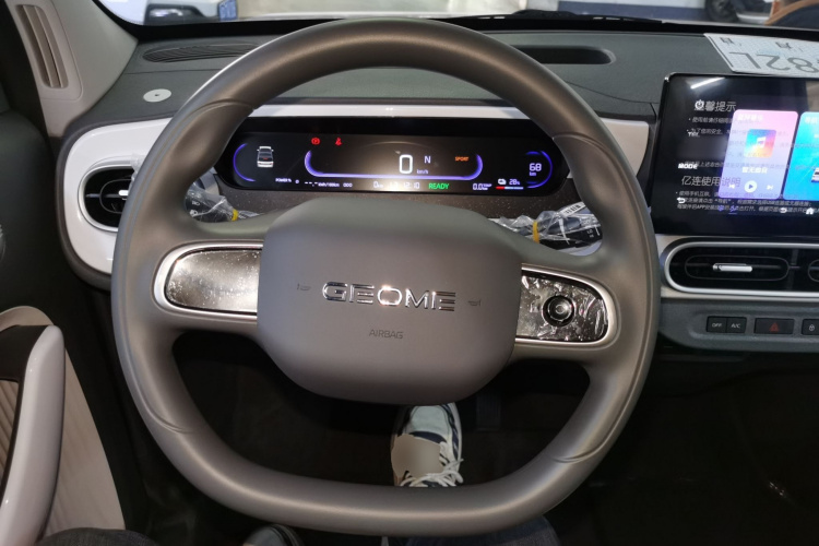 吉利银河 熊猫 2025款 210km 元气熊中控内饰13