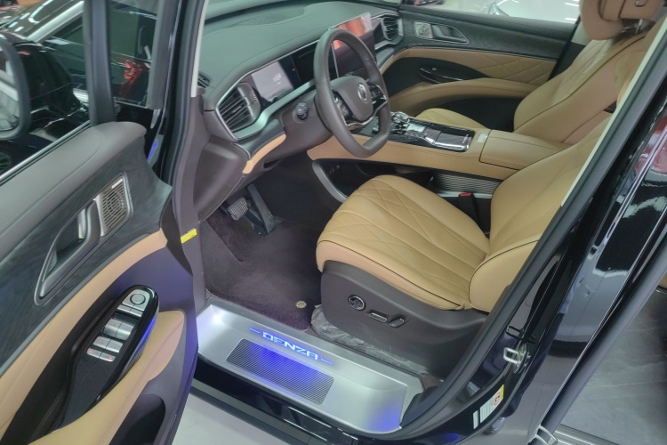 腾势D9 2024款 DM-i 980 四驱尊贵型中控内饰20