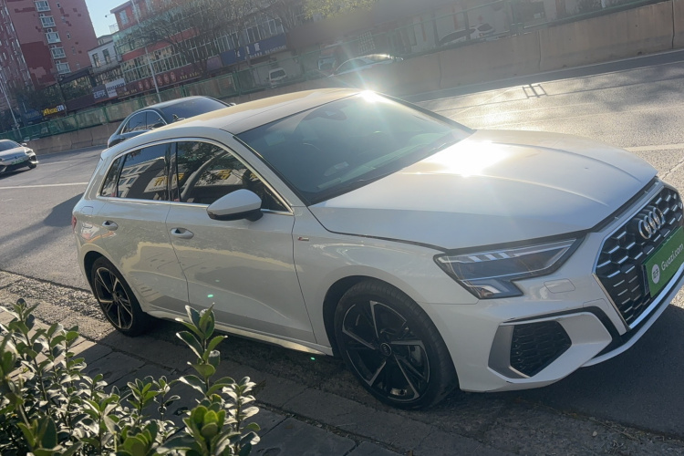 奥迪A3 2024款 Sportback 35 TFSI 时尚运动型车身外观6002