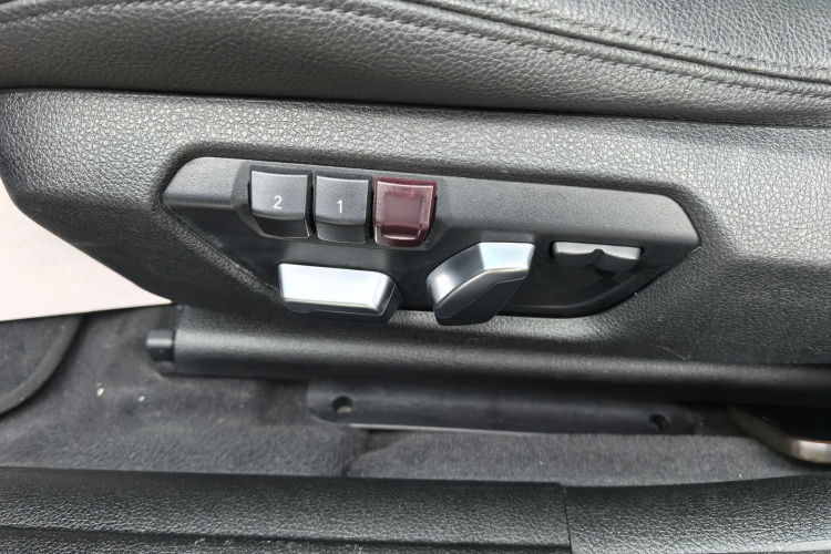 宝马3系GT 2019款 320i M运动套装中控内饰7005