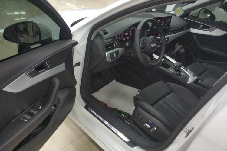 奥迪A4L 2024款 40 TFSI 时尚动感型中控内饰20