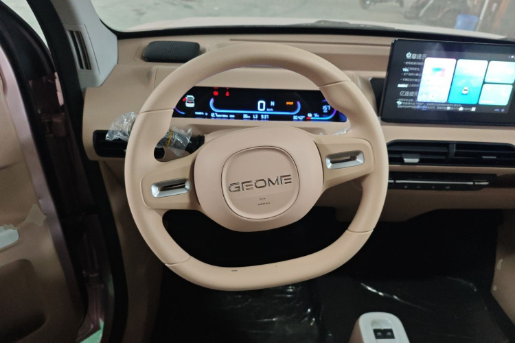 吉利银河 2024款 熊猫mini 200km 耐力熊中控内饰13