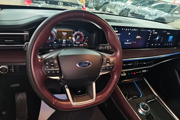 福特 探险者 2023款 EcoBoost 285 四驱钛金版 7座中控内饰12