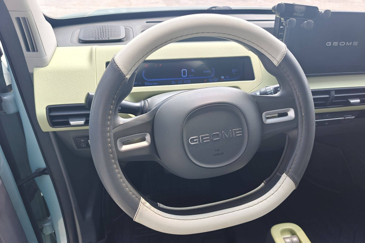 吉利汽车 2023款 熊猫mini 200km 耐力熊中控内饰7002