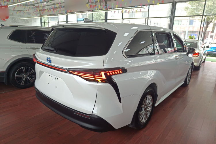 丰田 赛那SIENNA 2021款 2.5L混动 舒适版车身外观7
