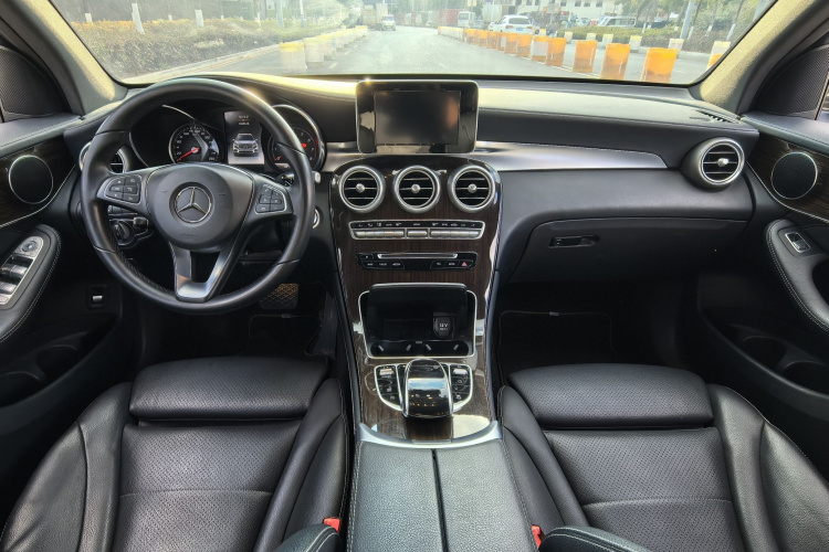 奔驰GLC 2019款 GLC 260 L 4MATIC 豪华型中控内饰7003