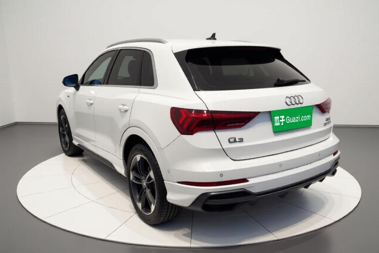 奥迪Q3 2023款 35 TFSI 时尚动感型（1.4T）车身外观5