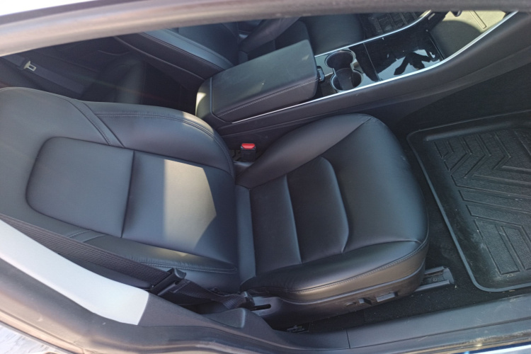 特斯拉 Model 3 2019款 标准续航后驱升级版局部细节41