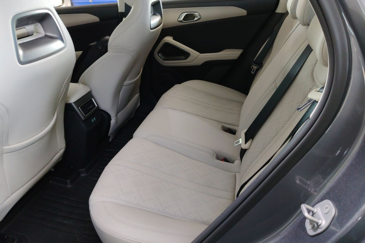 比亚迪 元UP 2025款 智驾版 401KM 领先型中控内饰7004