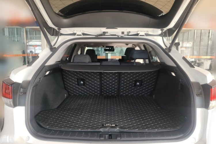 雷克萨斯RX 2020款 改款 300 两驱精英版中控内饰23