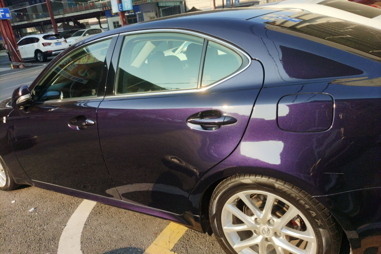 雷克萨斯IS 2011款 250 运动版车身外观4