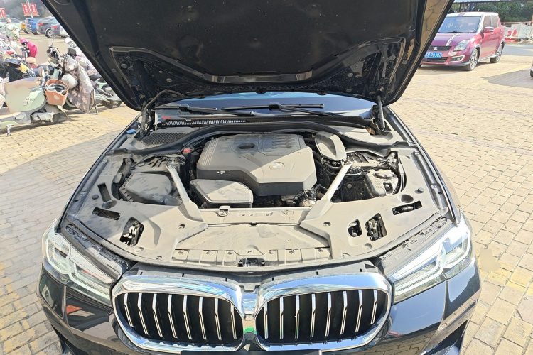 宝马5系 2022款 改款 525Li M运动套装机舱底盘24