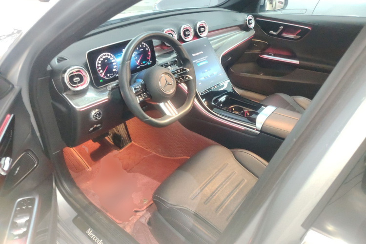 奔驰C级 2022款 C 260 L 运动版中控内饰19