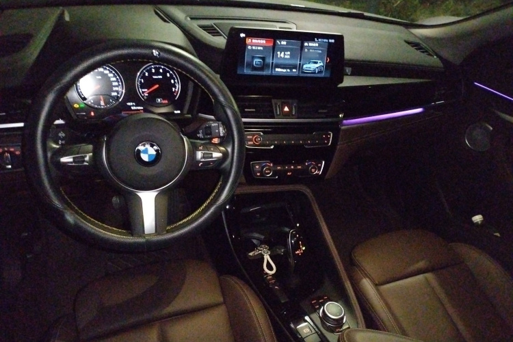 宝马X2 2023款 sDrive25i M越野套装中控内饰12