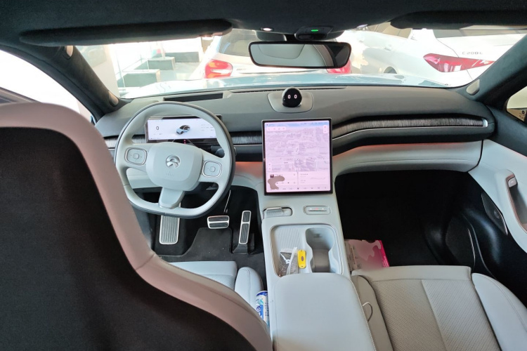 蔚来EC7 2023款 75kWh中控内饰7002