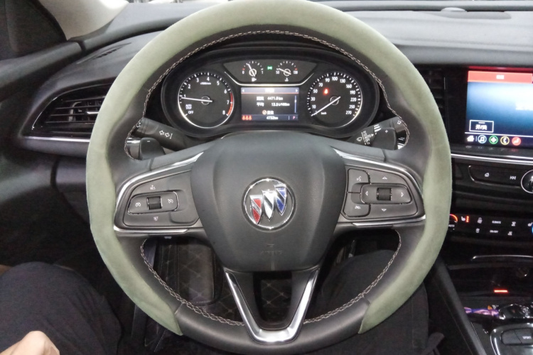 别克 君威 2023款 552T 智享型中控内饰13