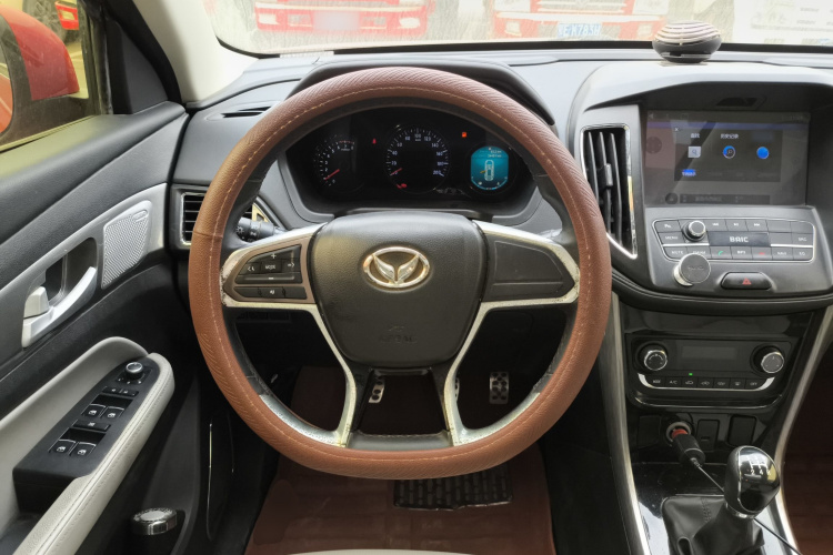 北汽幻速S5 2017款 1.3T 手动尊贵型中控内饰13