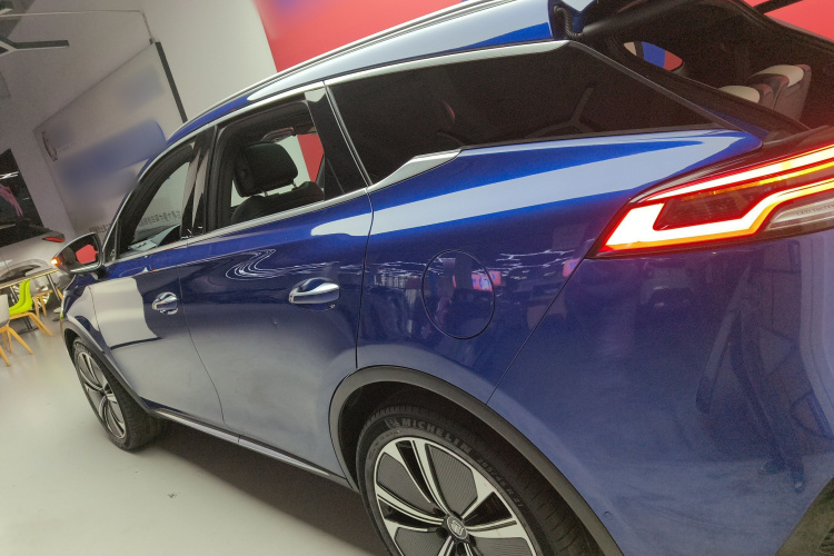 比亚迪 唐新能源 2022款 EV 635KM 四驱旗舰型车身外观4