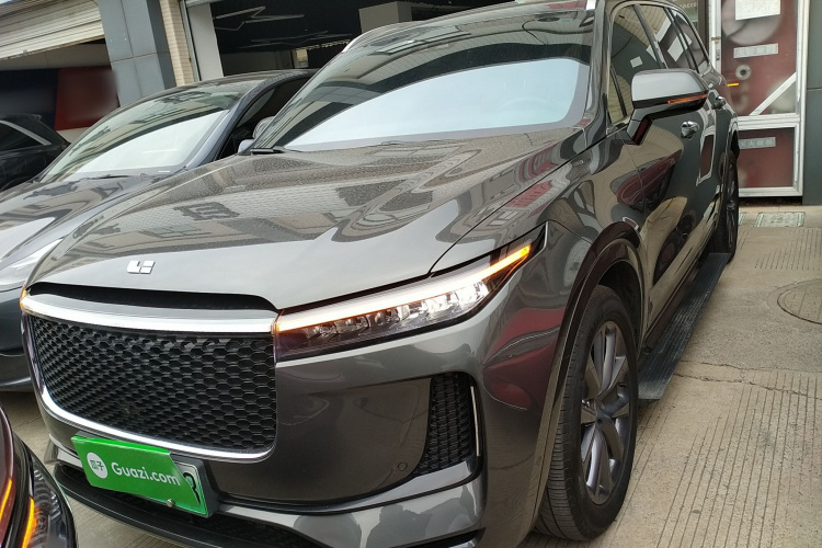 理想汽车 理想ONE 2020款 增程6座版车身外观2