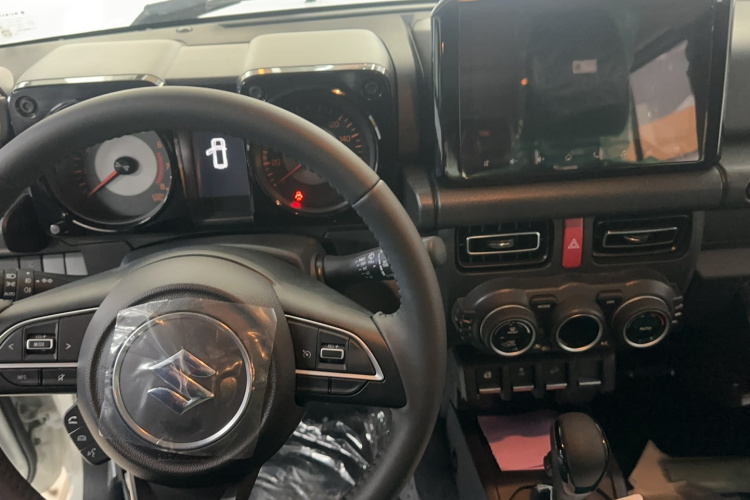 铃木 吉姆尼 五门自动挡顶配GLX中控内饰7003