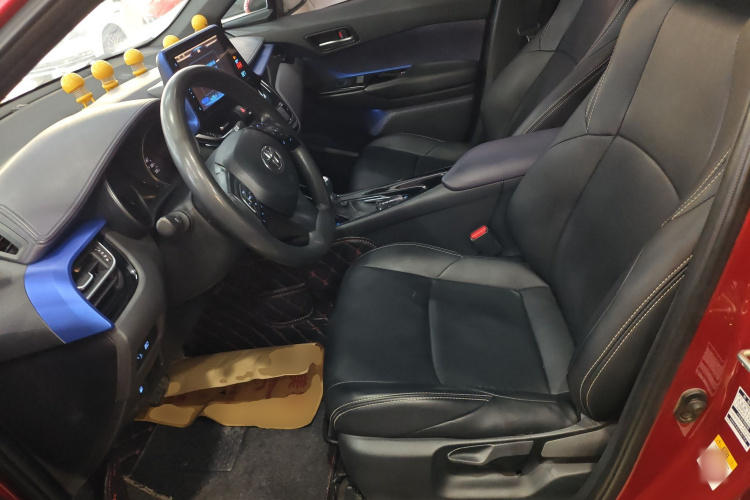 丰田C-HR 2018款 2.0L 领先天窗版 国VI中控内饰19
