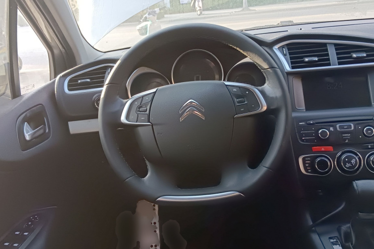 雪铁龙C4L 2016款 1.2T 自动精英型局部细节13