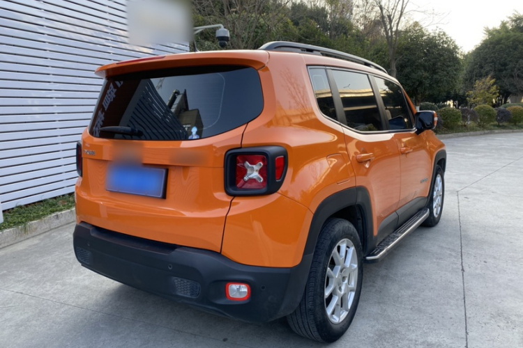 Jeep 自由侠 2019款 220T 自动领先版车身外观6002