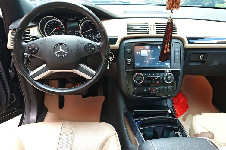 奔驰R级 2014款 R 320 4MATIC 豪华型中控内饰12