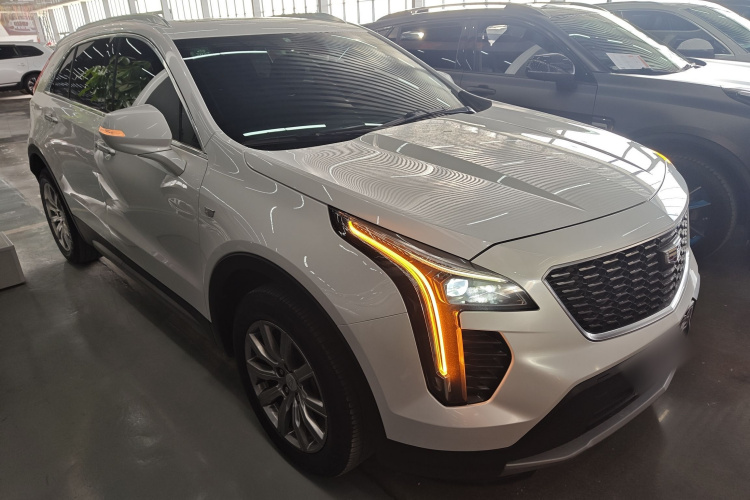 凯迪拉克XT4 2018款 28T 两驱领先型车身外观3