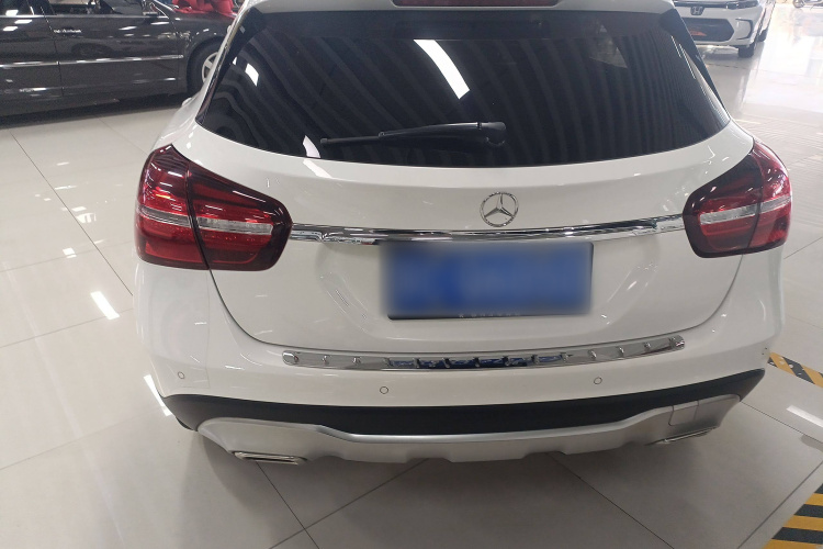奔驰GLA 2018款 GLA 200 动感型车身外观6004