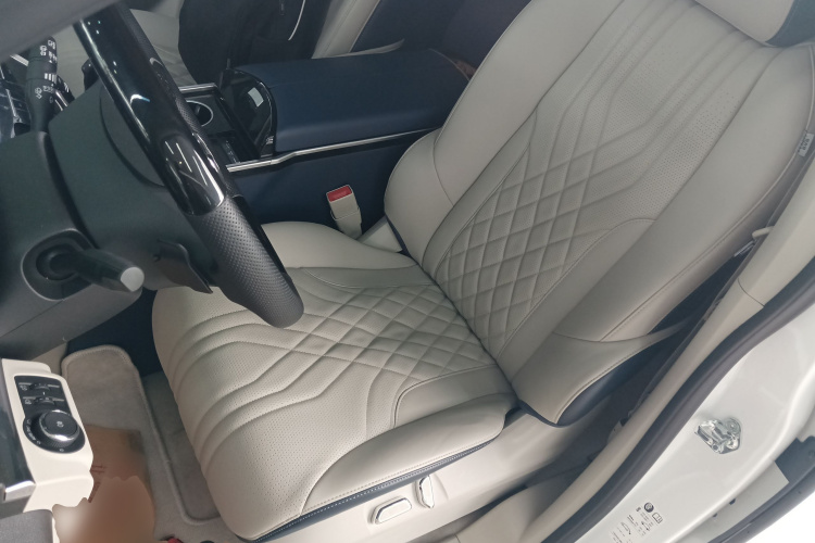 别克GL8 2022款 陆上公务舱 652T 舒适型局部细节19