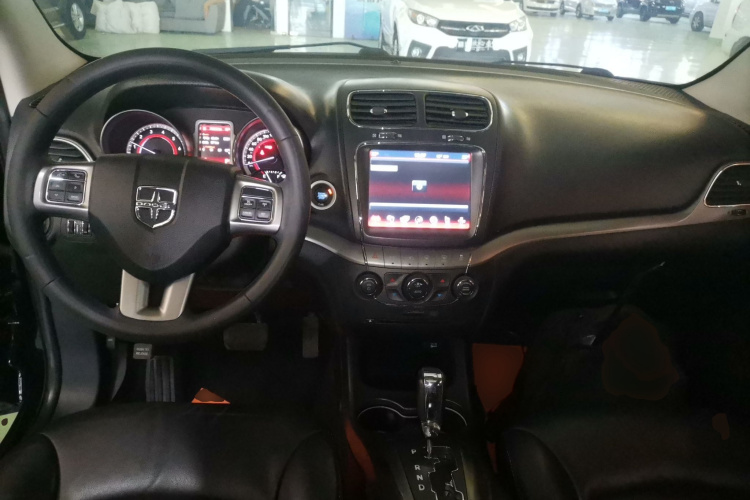 道奇 酷威 2016款 2.4L 两驱旅行版中控内饰7002