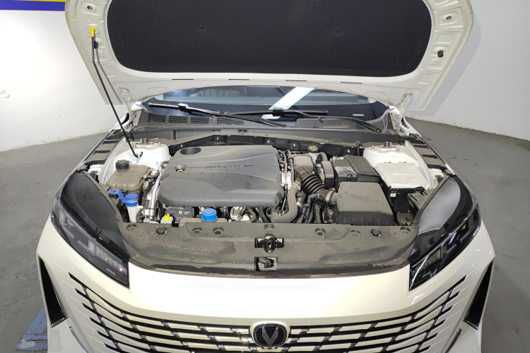 长安 逸动 2024款 1.5T GDI自动 旗舰型机舱底盘24