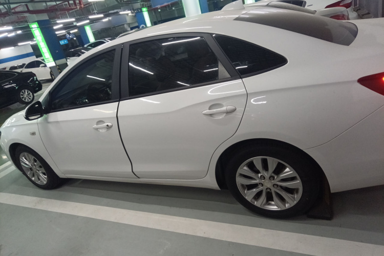 别克 英朗 2019款 15T 双离合互联精英型 国VI车身外观4