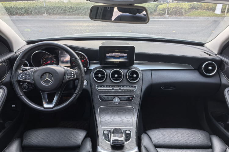 奔驰C级 2015款 改款 C 200 L 运动型中控内饰7002