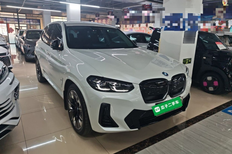 宝马iX3 2024款 创领型车身外观3