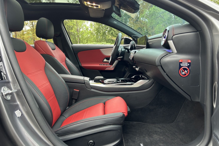 奔驰A级AMG 2022款 AMG A 35 L 4MATIC中控内饰7013