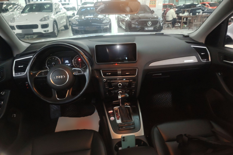 奥迪Q5 2016款 40 TFSI 进取型中控内饰12