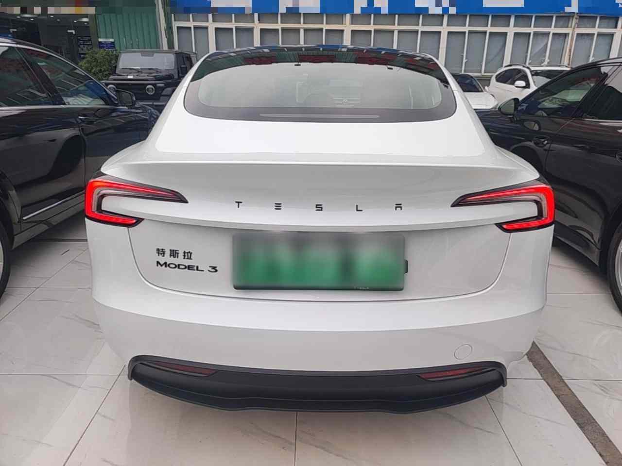 特斯拉 Model 3 2025款 改款 后轮驱动版(3)