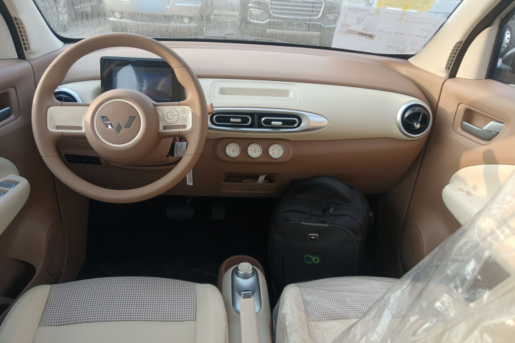 五菱汽车 宏光MINIEV 2025款 四门版 进阶款中控内饰7002